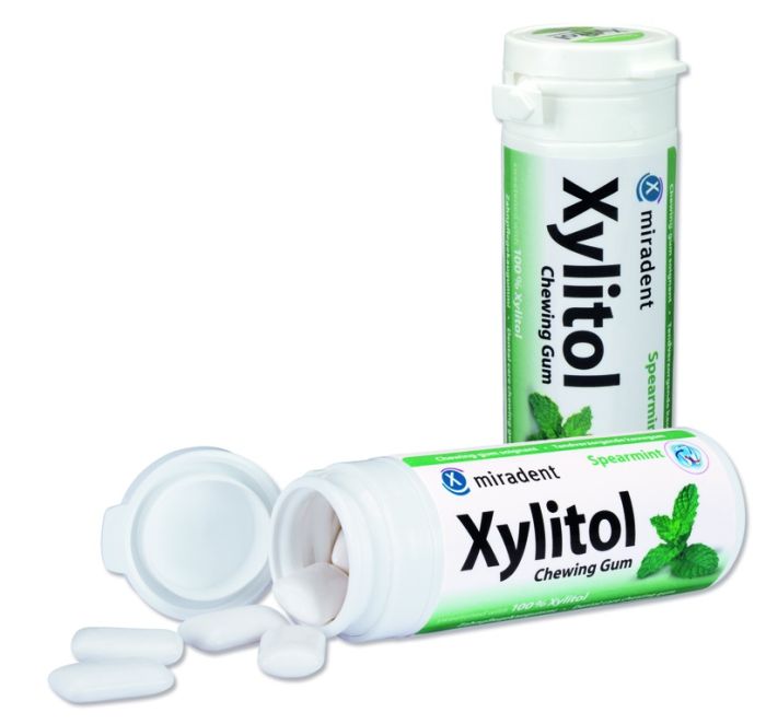 Жувальна гумка із ксилітолом Miradent Xylitol chewing gum Солодка м'ята 30 шт