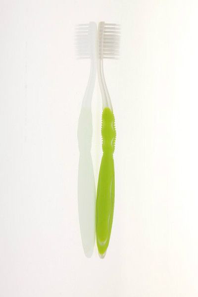 Зубна щітка Royal Denta Silver medium середня жорсткість